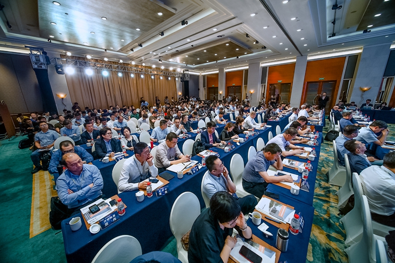 明日控股举办“知行合一、产融升级”主题沙龙暨2019年客户答谢晚宴