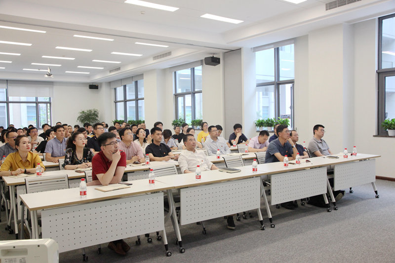 j9集团集团本级支部集体学习民法典 营造尊法守法企业氛围