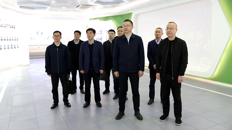 安吉县人民政府副县长徐伟一行到访浙农