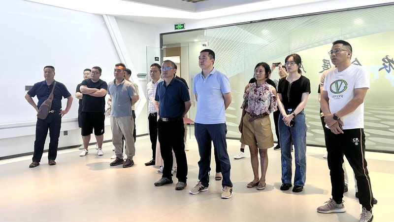 衢州市发改委党委委员、对口办副主任陈齐礼到浙江农合考察消费帮扶工作
